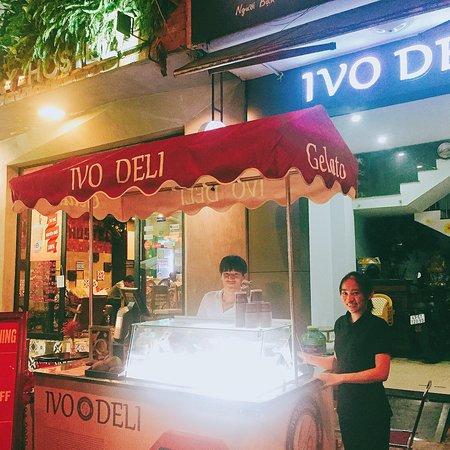 Ivo Deli- Hotdog & Gelato